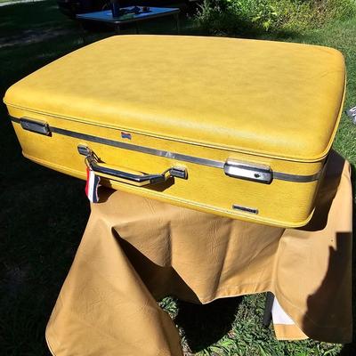 Vintage American Tourister & Samsonite Luggage  (OB2-JS)