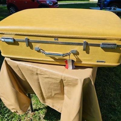 Vintage American Tourister & Samsonite Luggage  (OB2-JS)
