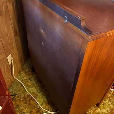 Four Drawer Chest of Drawers (UO-MG)