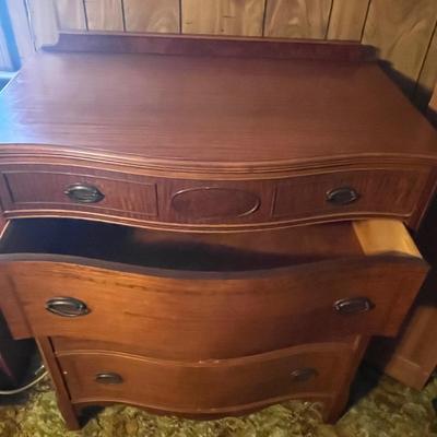Four Drawer Chest of Drawers (UO-MG)