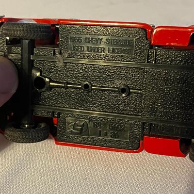 Vintage Die Cast Cars (UO-MG)