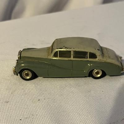 Vintage Die Cast Cars (UO-MG)