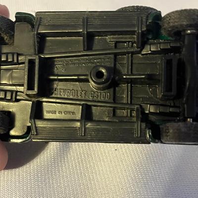 Vintage Die Cast Cars (UO-MG)