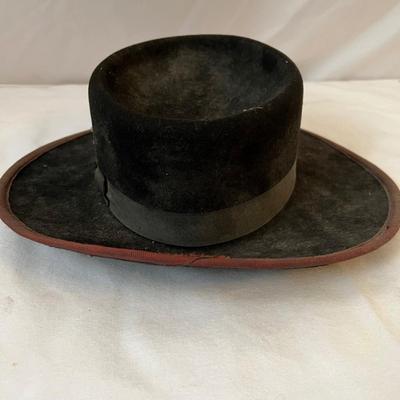 Americana - Large Flag, Rug, Documents/Deeds & Wool Hat (UB-RG)