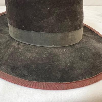 Americana - Large Flag, Rug, Documents/Deeds & Wool Hat (UB-RG)