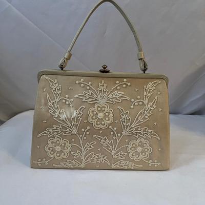 Ladies Vintage Hats, Purses & More (UB-RG)