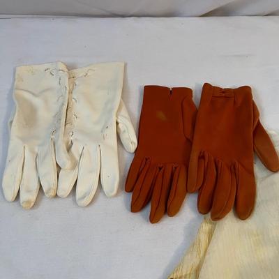 Ladies Vintage Hats, Purses & More (UB-RG)