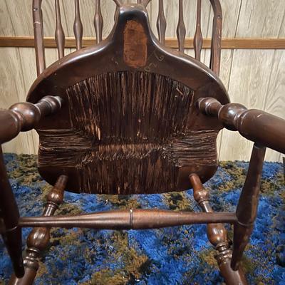 Bow back Windsor Chairs - One Rocker (UB-RG)