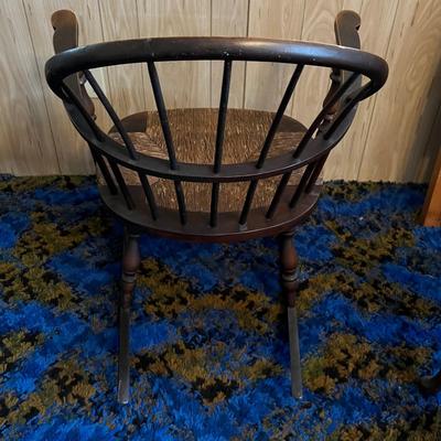 Bow back Windsor Chairs - One Rocker (UB-RG)