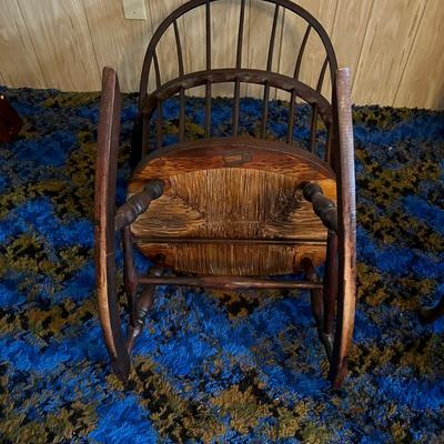 Bow back Windsor Chairs - One Rocker (UB-RG)