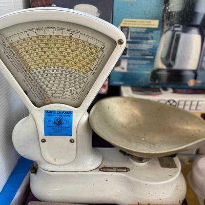 Vintage Scale, Motor and pestle