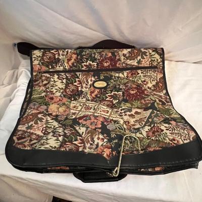 American Tourister, Navigator & More Luggage (UB-RG)