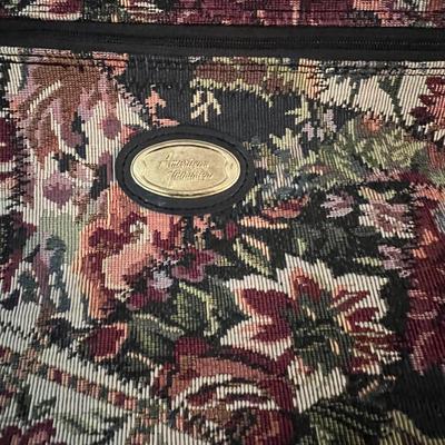 American Tourister, Navigator & More Luggage (UB-RG)