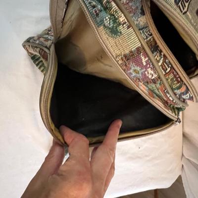 American Tourister, Navigator & More Luggage (UB-RG)