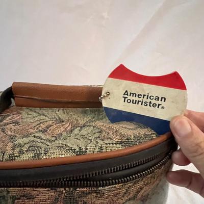 American Tourister, Navigator & More Luggage (UB-RG)