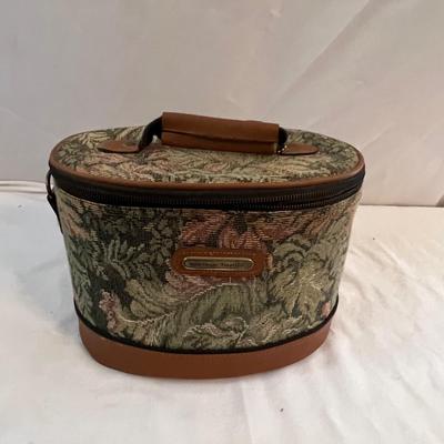 American Tourister, Navigator & More Luggage (UB-RG)