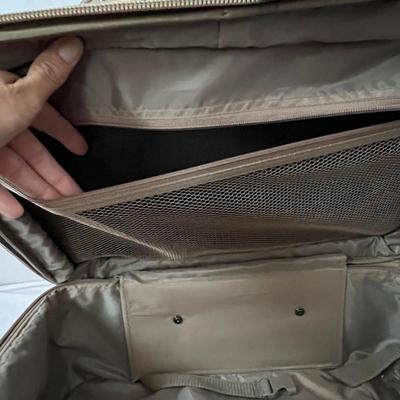 American Tourister, Navigator & More Luggage (UB-RG)