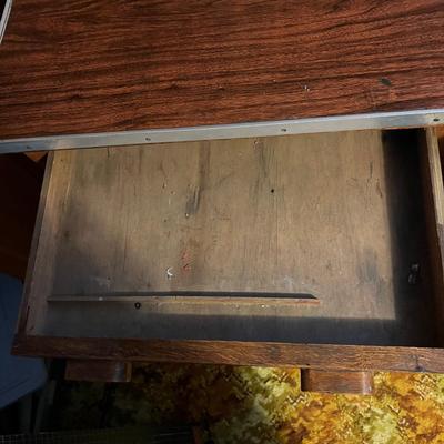 Oak Vintage Desk (UO-RG)