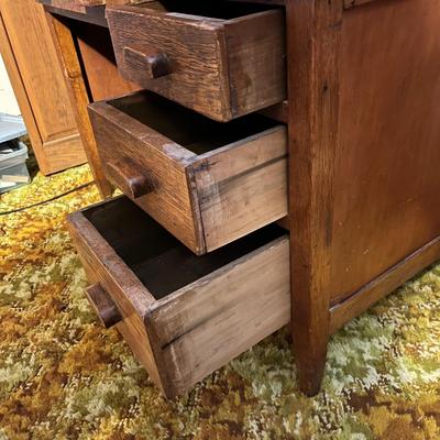 Oak Vintage Desk (UO-RG)