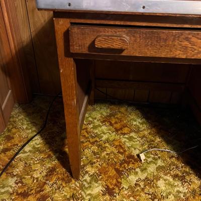 Oak Vintage Desk (UO-RG)
