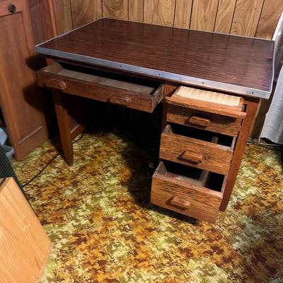 Oak Vintage Desk (UO-RG)