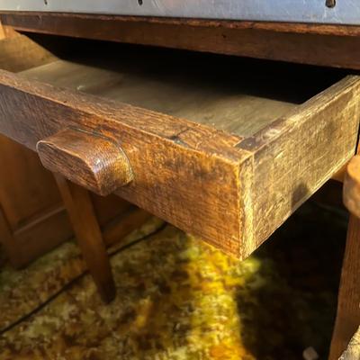 Oak Vintage Desk (UO-RG)