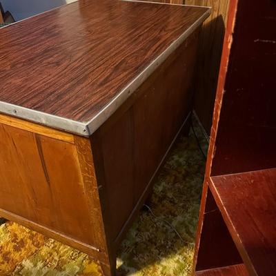 Oak Vintage Desk (UO-RG)