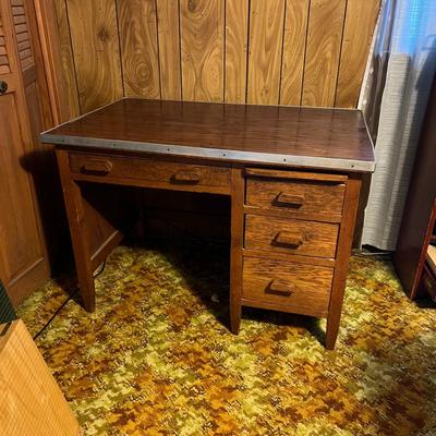 Oak Vintage Desk (UO-RG)