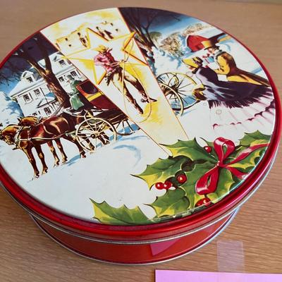 Tin of thread