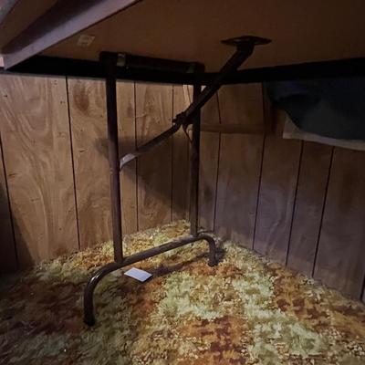 Eight Foot & Six Foot Folding Tables (UO-RG)