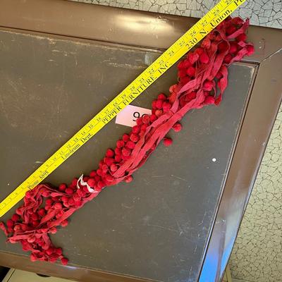 1960s Pom pom edging