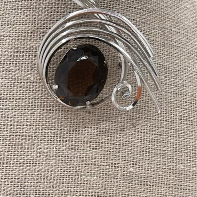 Lovely Silvertone Brooch with Gemstone setting