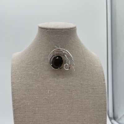 Lovely Silvertone Brooch with Gemstone setting