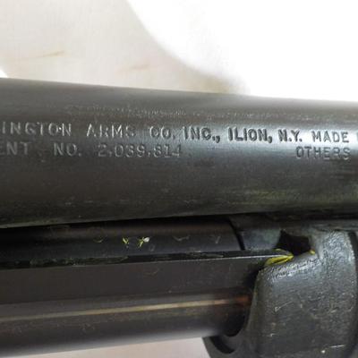 Remington Wing Master mod 870 -20g shot gun with folding butt stock.
