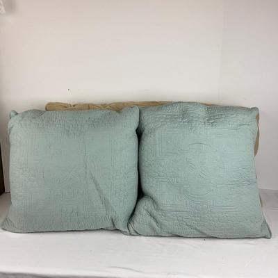 856 Set of 4 Bristol Decorative Pillows