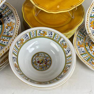 871 Set of "Le Cadeaux" Melamine Dinnerware