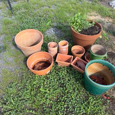 878 Large Terra Cotta Flower Pot Lot