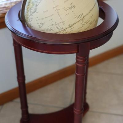 World Classic Globe on Mahogany Stand