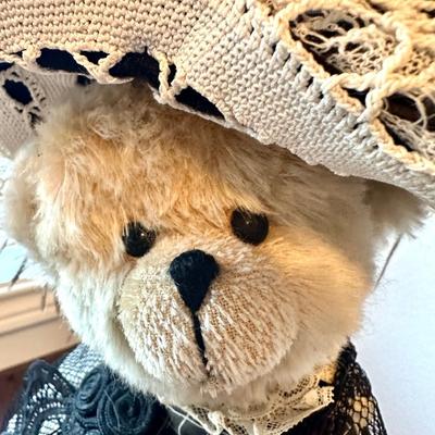 Original Vintage Advantage Bears - Eugenia Bel Isles