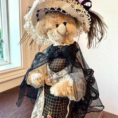 Original Vintage Advantage Bears - Eugenia Bel Isles