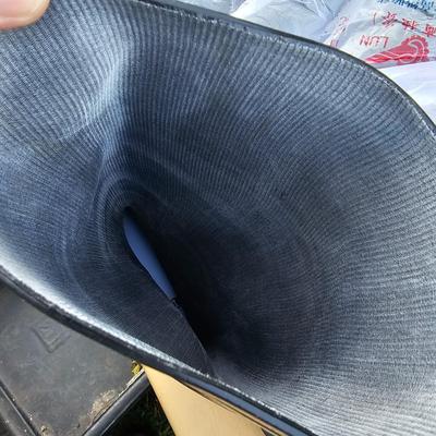 8 Pairs Of Rubber Boots Size 11  (OB2-JS)