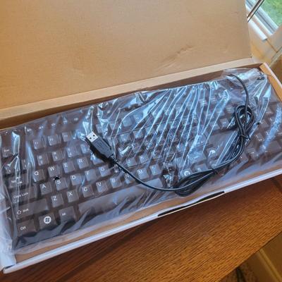 Azza CPU, LG Monitor and Keyboards (O-DW)