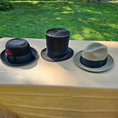 Three Men's Vintage Hats/Boxes (OB2-JS)