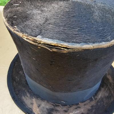 Three Men's Vintage Hats/Boxes (OB2-JS)