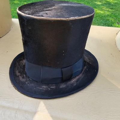 Three Men's Vintage Hats/Boxes (OB2-JS)