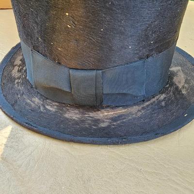 Three Men's Vintage Hats/Boxes (OB2-JS)