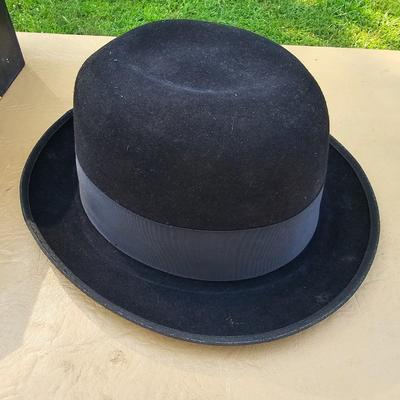 Three Men's Vintage Hats/Boxes (OB2-JS)