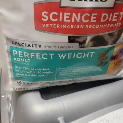 Voluas Auto Feeder, Pet Carriers and Other Pet Accessories (WS-DW)