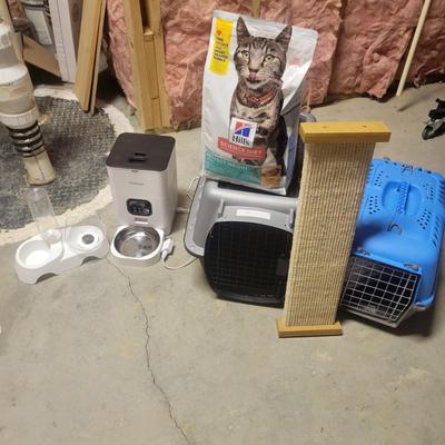 Voluas Auto Feeder, Pet Carriers and Other Pet Accessories (WS-DW)
