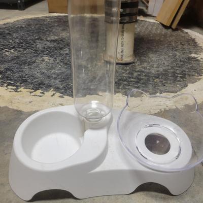 Voluas Auto Feeder, Pet Carriers and Other Pet Accessories (WS-DW)